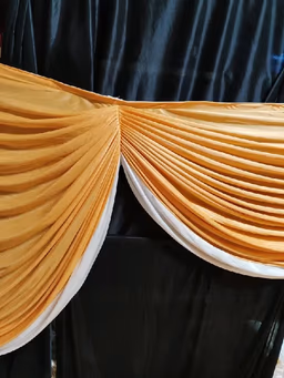 Border frill peach& white