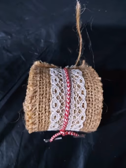Jute cwntte lace roll