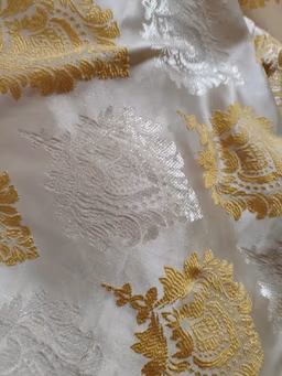 Scrting cloth