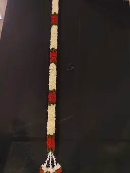 Hangings mala white&red 6ft