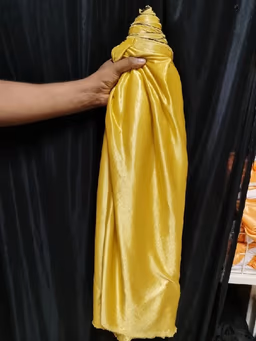 Table frill golden