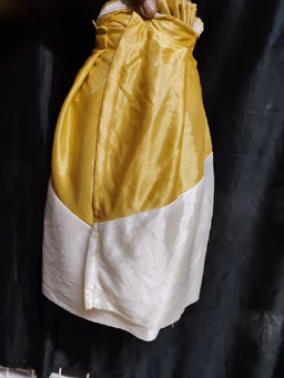Frill golden & white