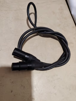 XLR to phono