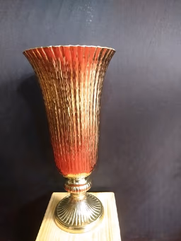 Golden metal flowervase 1.5 ft